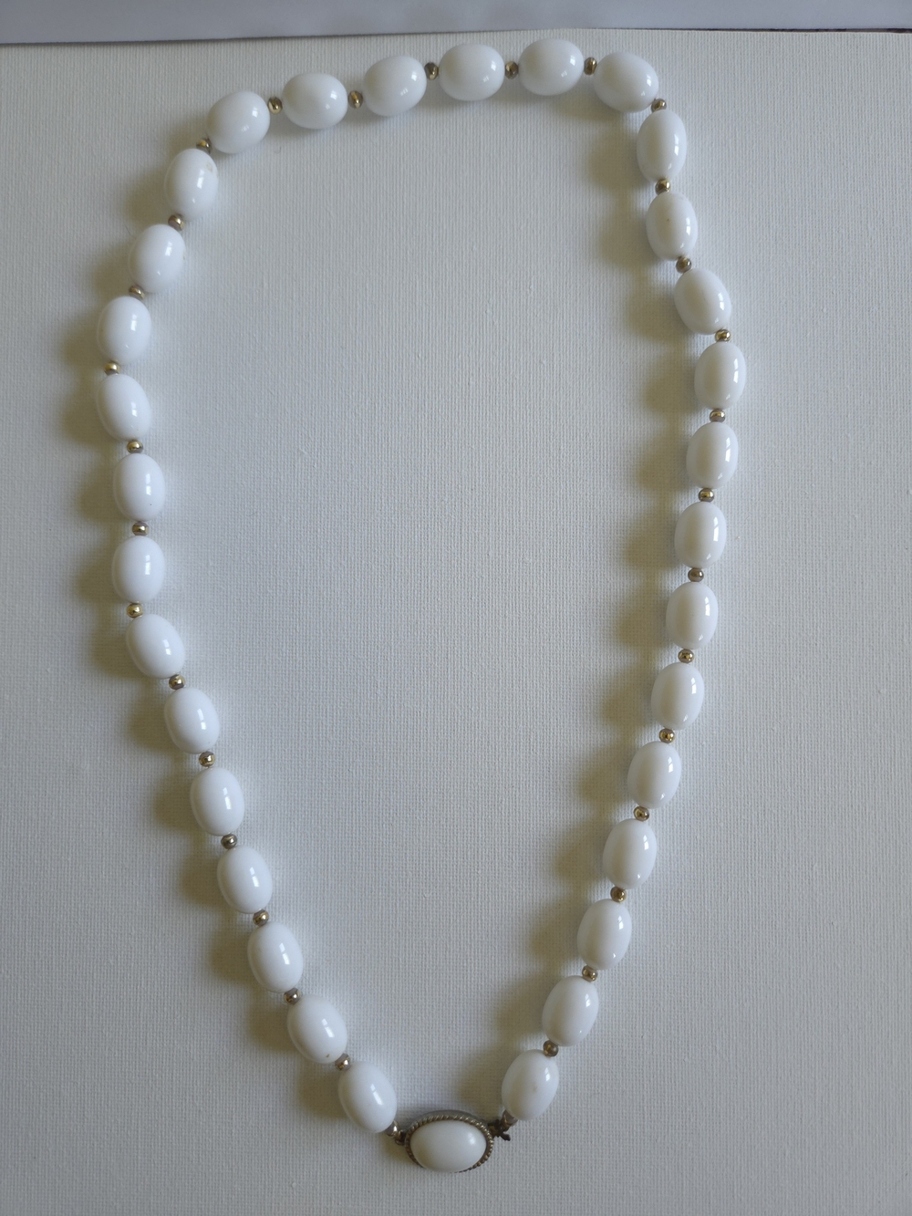 Vintage 1960s Opaque‎ White Milk Glass Oval Bead Necklace